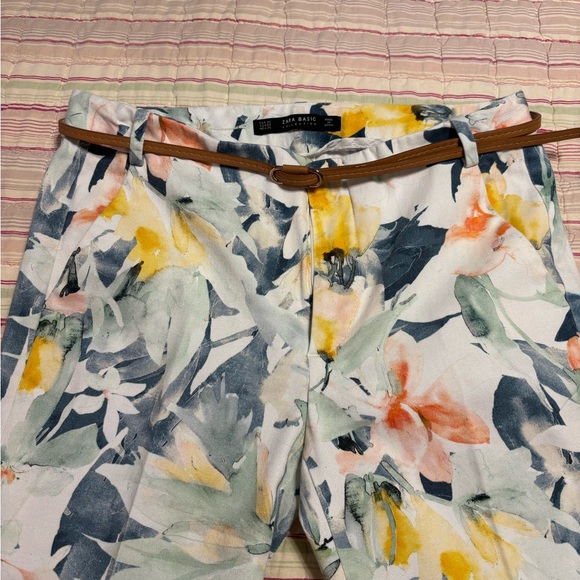 Zara Multicolor Floral Cropped Pants - Picture 3 of 8